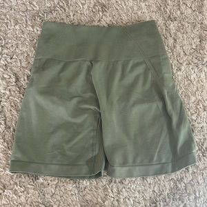 Oner Active Effortless seamless shorts in Sage, size small